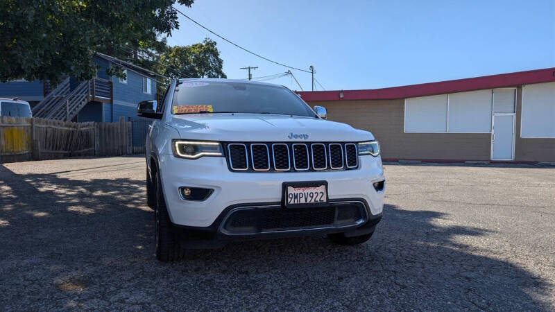 jeep grand cherokee 2018 1C4RJEBM3JC380078 image jeep grand cherokee 2018 1C4RJEBM3JC380078 image